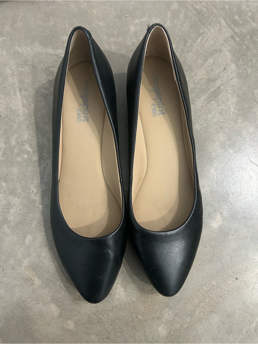Easy Spirit Black Pointed-Toe Women's Pump